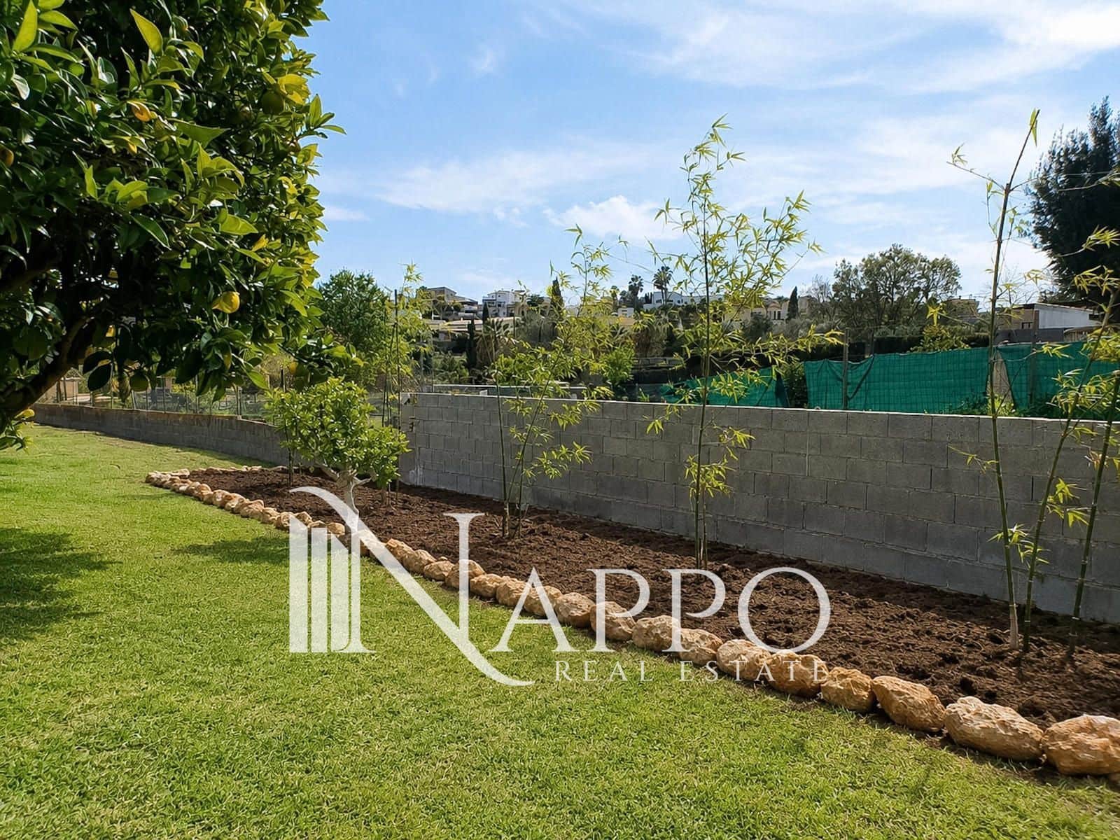 Building Plot for sale in Establiments - € 199,000 (Ref: 9918780)