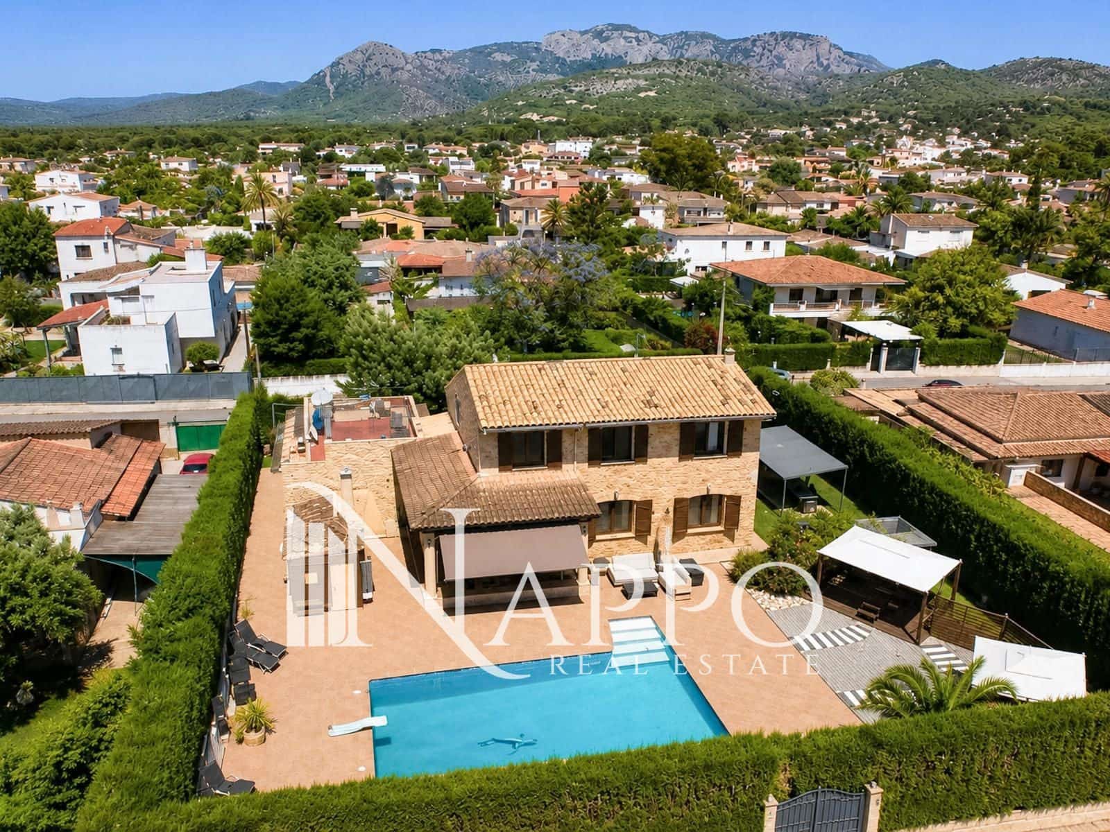 4 bedroom Villa for sale in Palmanyola with pool garage - € 1,199,000 (Ref: 9918902)