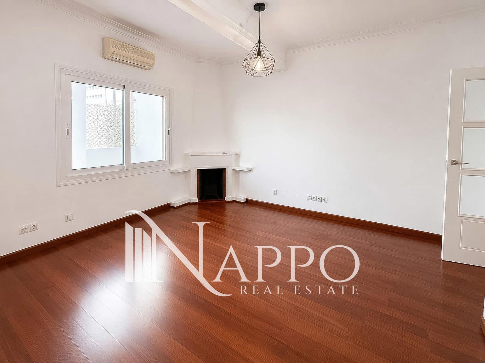2 bedroom Flat for sale in Palma de Mallorca - € 595,000 (Ref: 9924859)