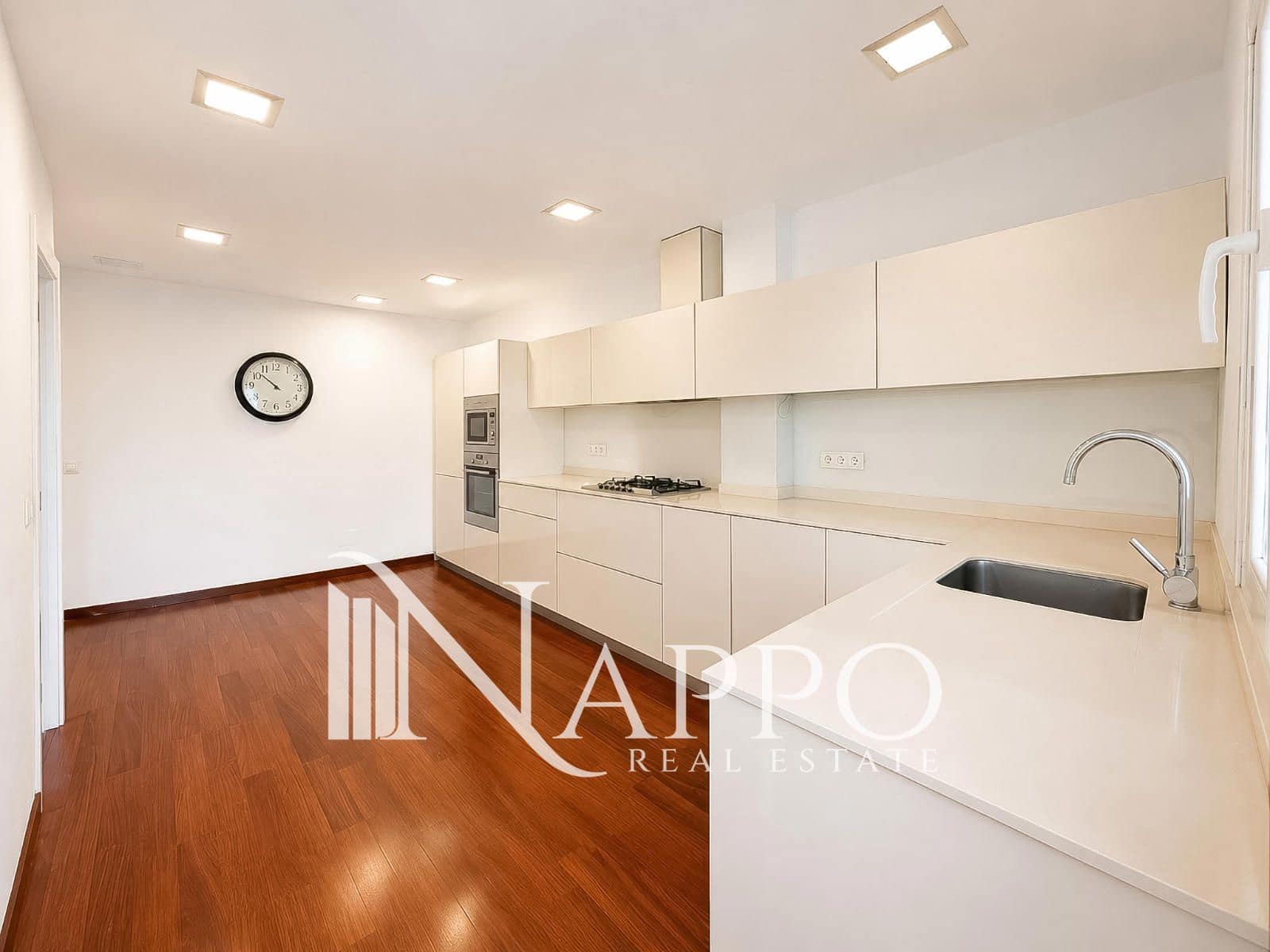 2 bedroom Flat for sale in Palma de Mallorca - € 595,000 (Ref: 9924859)