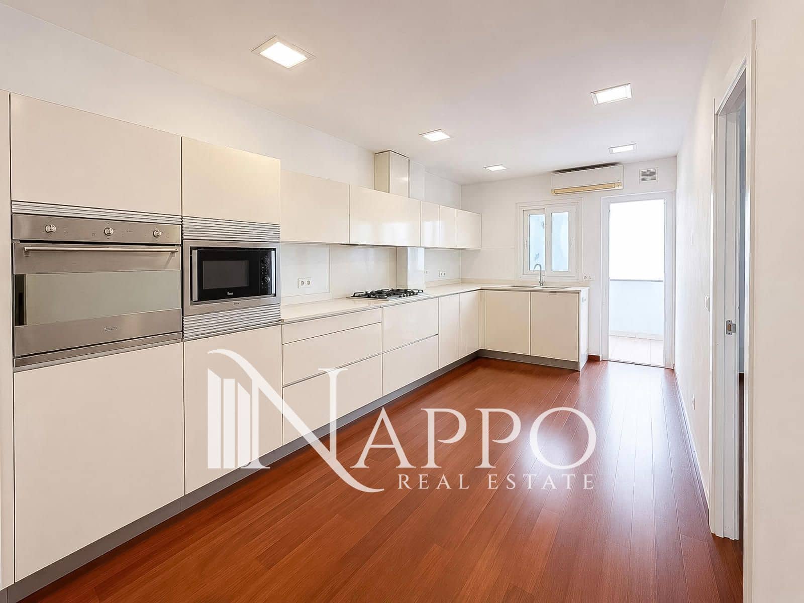 2 bedroom Flat for sale in Palma de Mallorca - € 595,000 (Ref: 9924859)