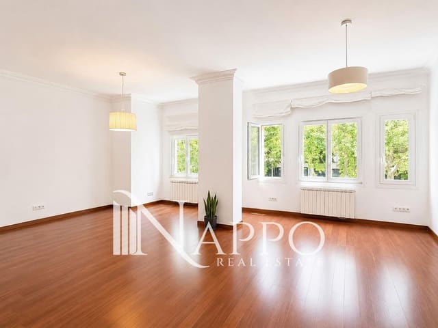 2 bedroom Flat for sale in Palma de Mallorca - € 595,000 (Ref: 9924859)