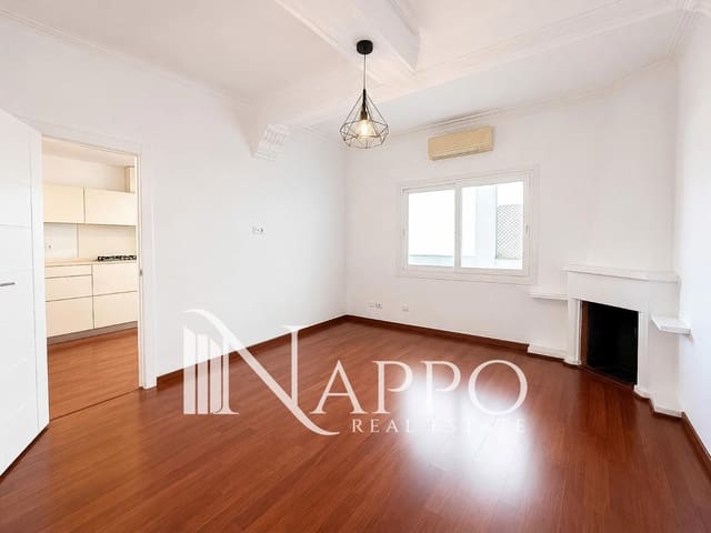 2 bedroom Flat for sale in Palma de Mallorca - € 595,000 (Ref: 9924859)
