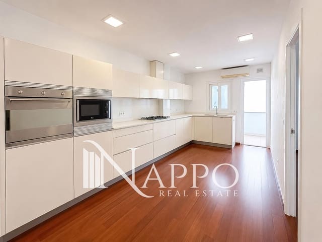 2 bedroom Flat for sale in Palma de Mallorca - € 595,000 (Ref: 9924859)