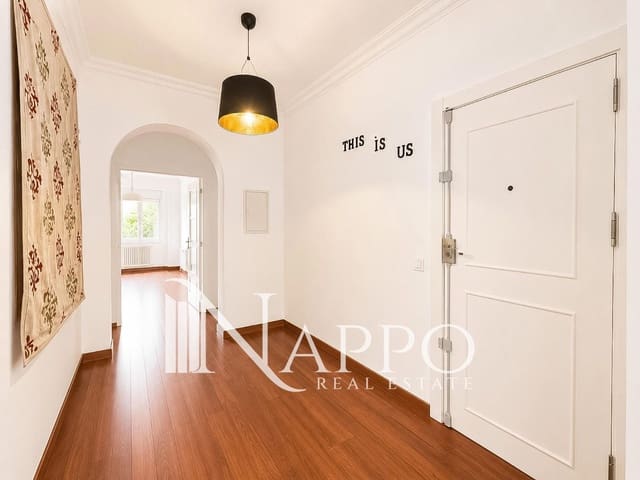 2 bedroom Flat for sale in Palma de Mallorca - € 595,000 (Ref: 9924859)