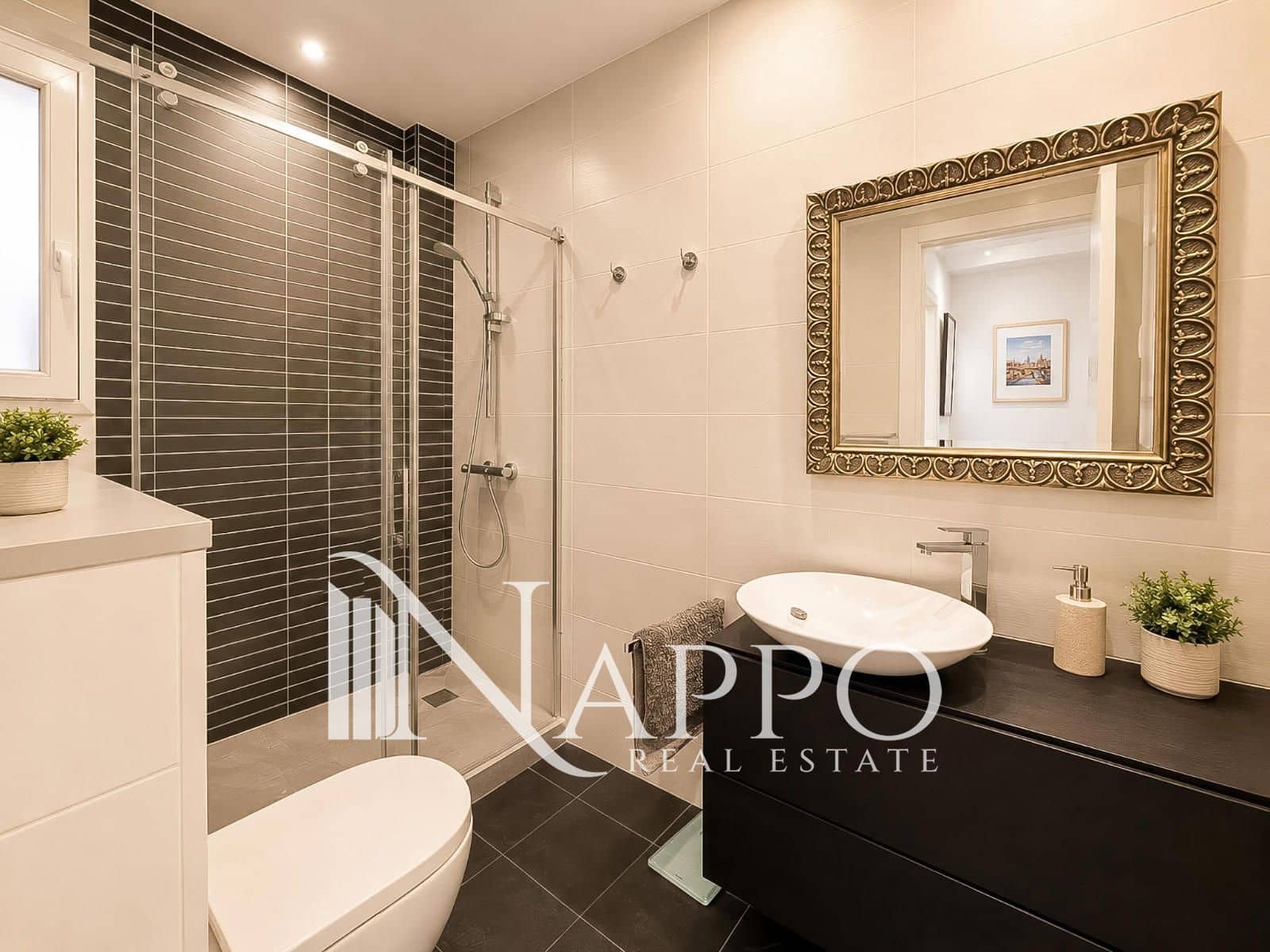 2 bedroom Flat for sale in Palma de Mallorca - € 595,000 (Ref: 9924859)