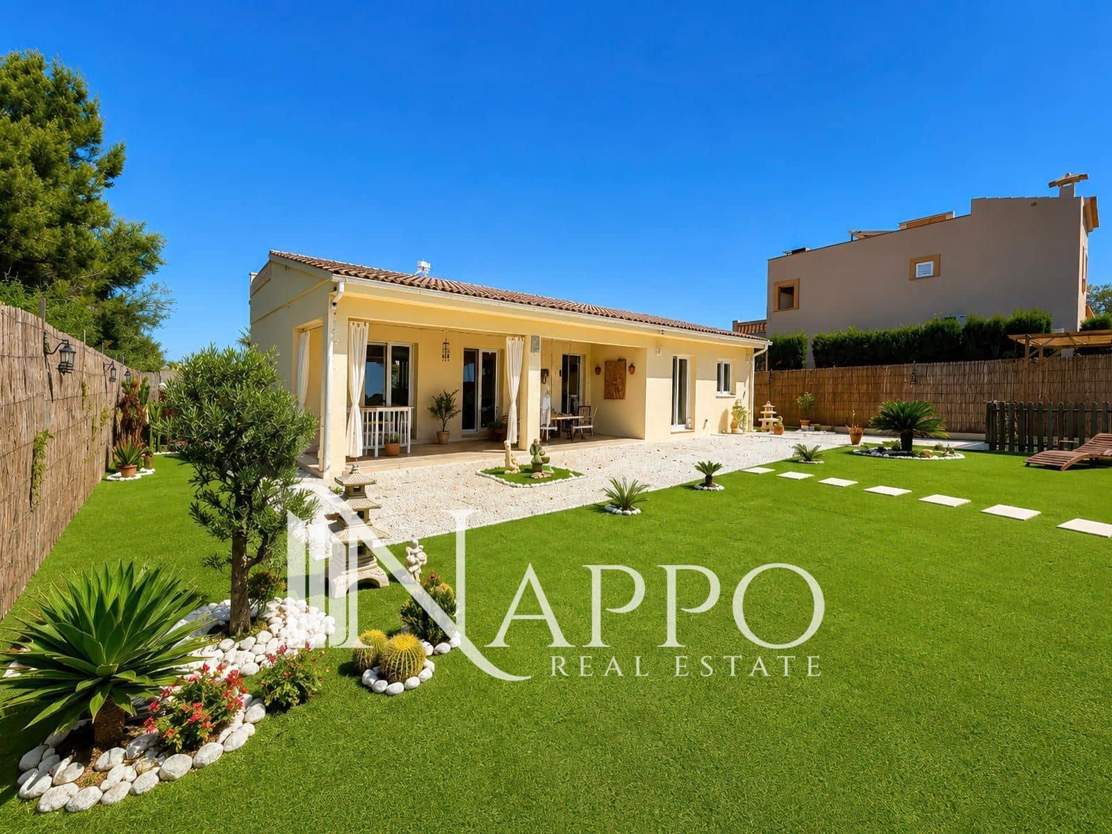 2 bedroom Villa for sale in Badia Blava with pool garage - € 699,000 (Ref: 9925247)