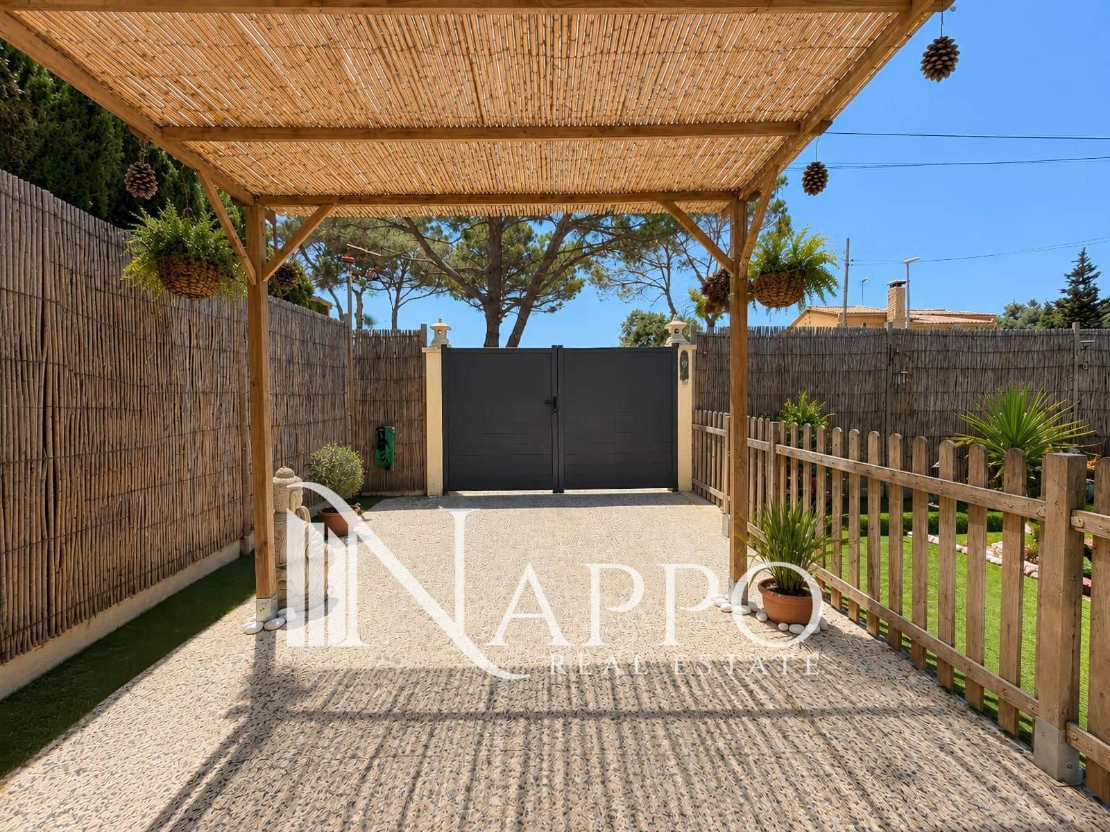 2 bedroom Villa for sale in Badia Blava with pool garage - € 699,000 (Ref: 9925247)