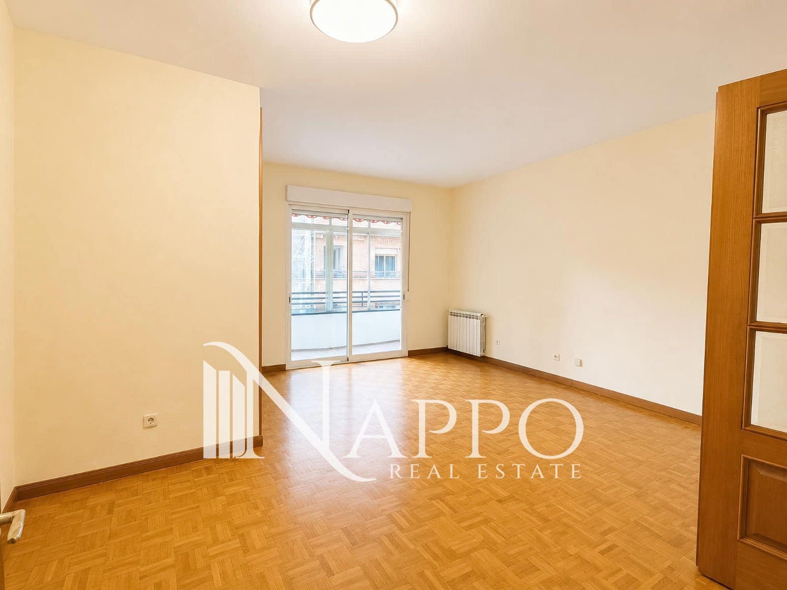 4 Zimmer Apartment zu vermieten in Madrid Stadt - 725 € (Ref: 9926738)