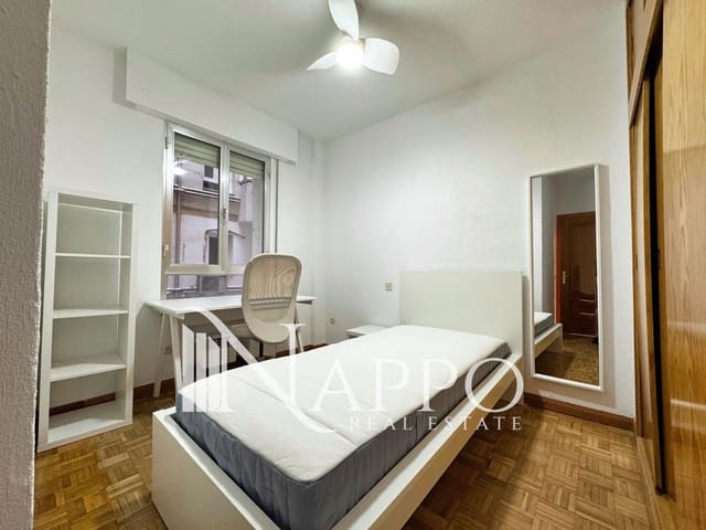 4 makuuhuone Huoneisto vuokrattavana paikassa Gaztambide, Madrid kaupunki - 725 € (Ref: 9926738)