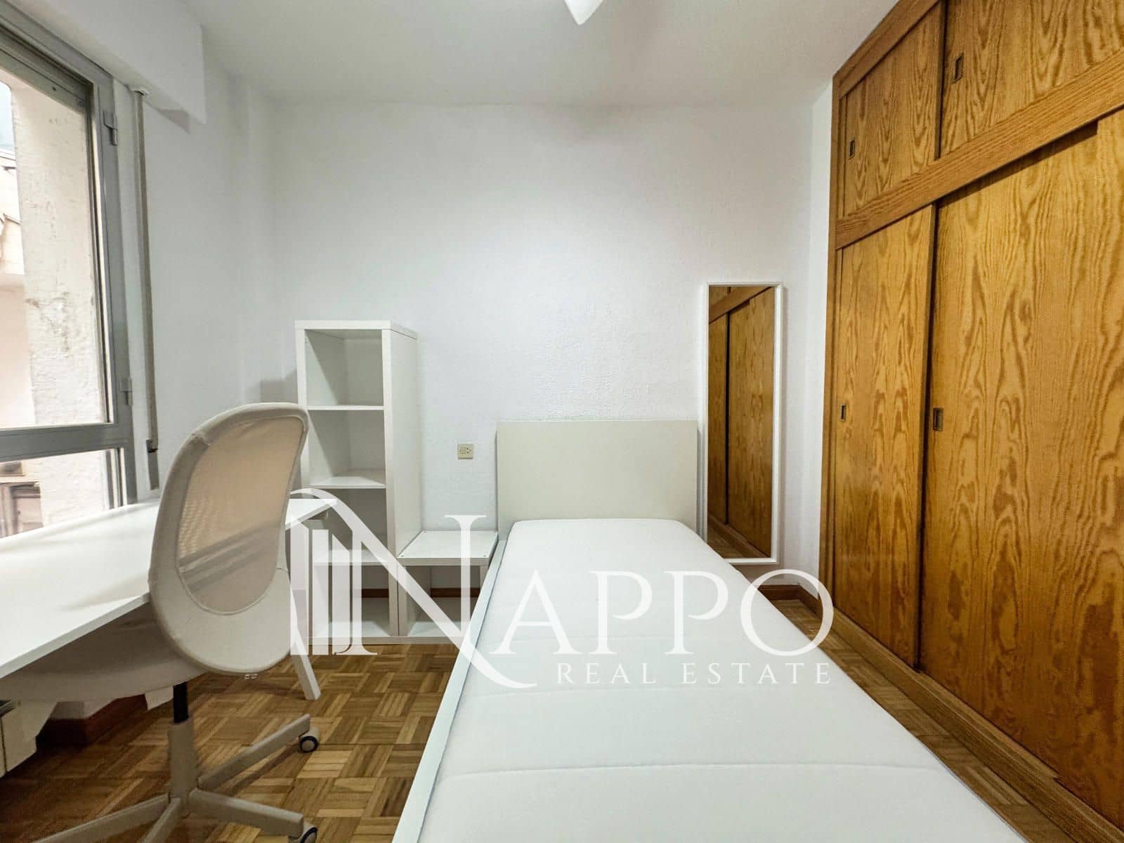 4 soveværelse Lejlighed til leje i Madrid by - € 725 (Ref: 9926738)