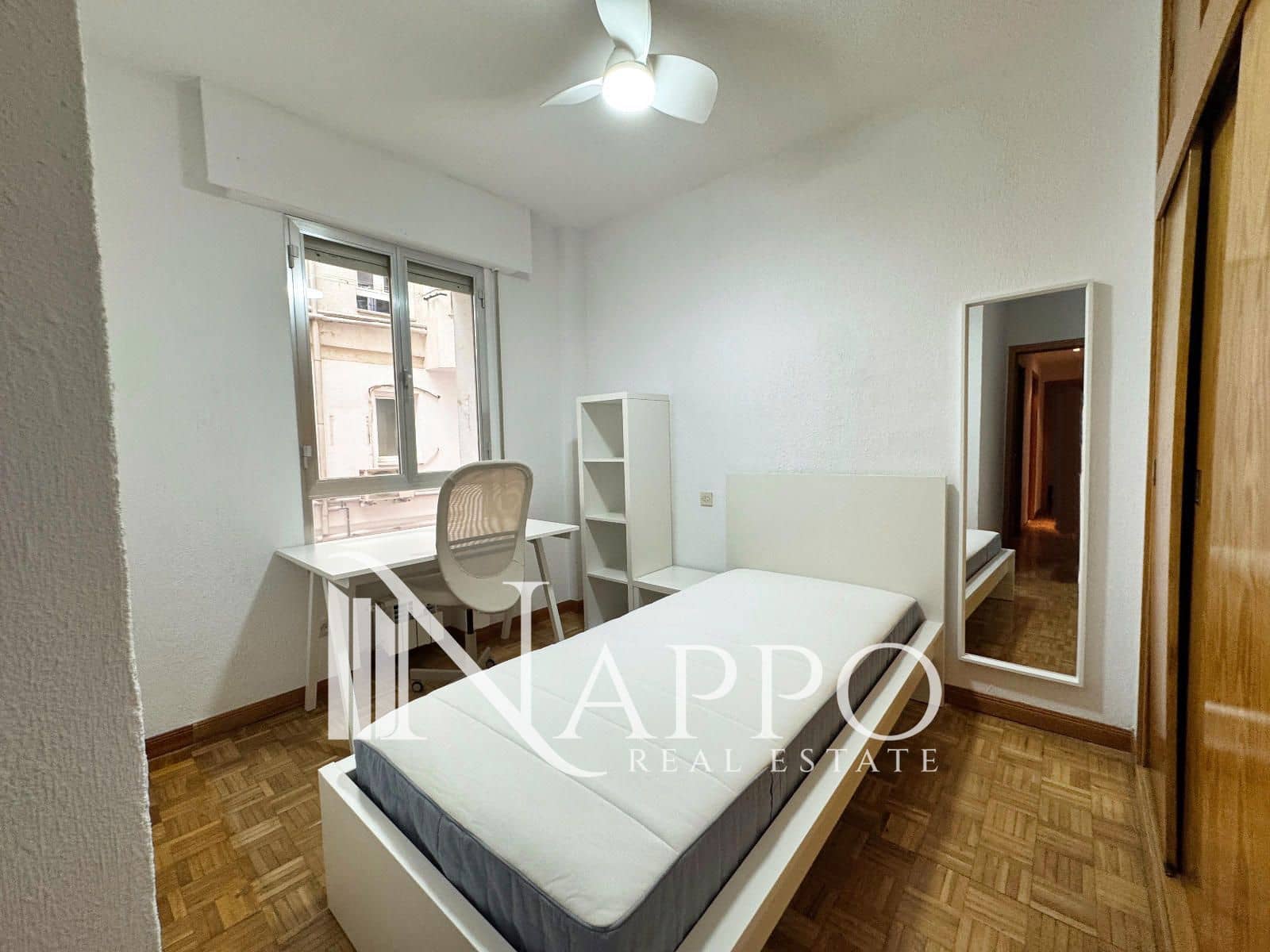 4 soveværelse Lejlighed til leje i Madrid by - € 725 (Ref: 9926738)