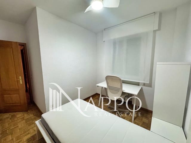 4 bedroom Apartment for rent in Gaztambide, Madrid city - € 725 (Ref: 9926738)