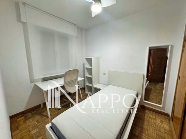 4 bedroom Apartment for rent in Gaztambide, Madrid city - € 725 (Ref: 9926738)