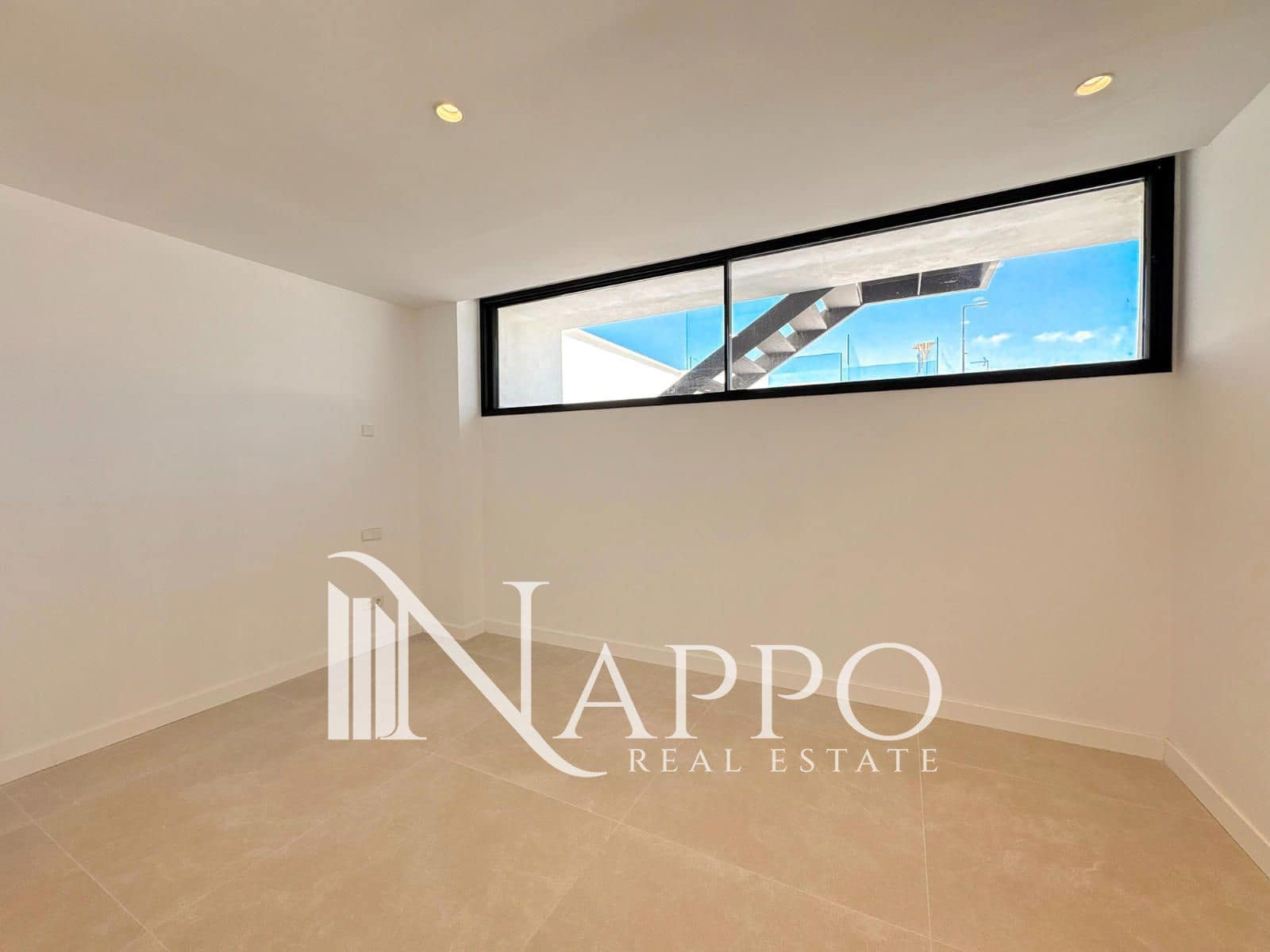 3 bedroom Townhouse for sale in Genova with pool garage - € 1,200,000 (Ref: 9928341)