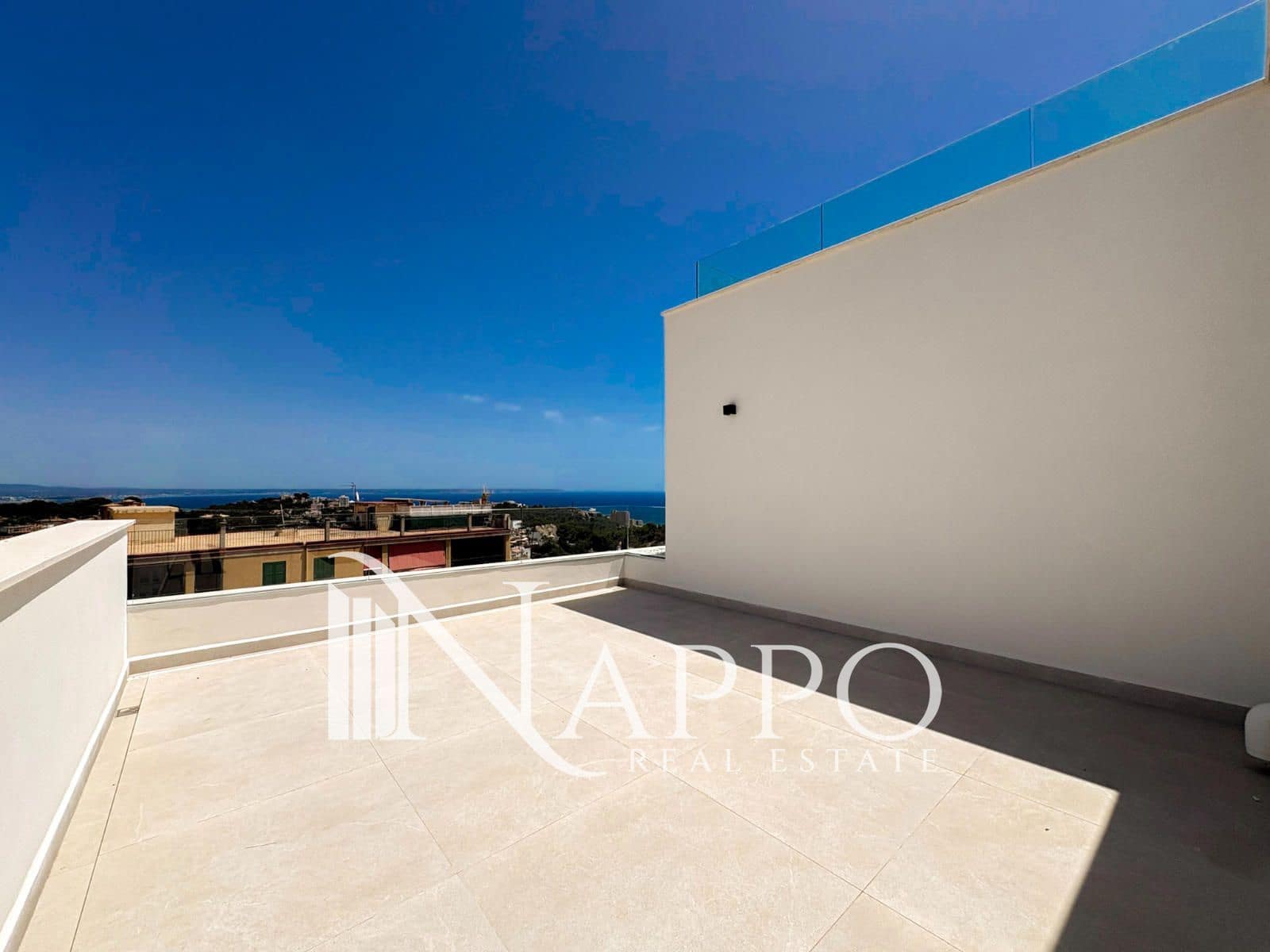 3 bedroom Townhouse for sale in Genova with pool garage - € 1,200,000 (Ref: 9928341)