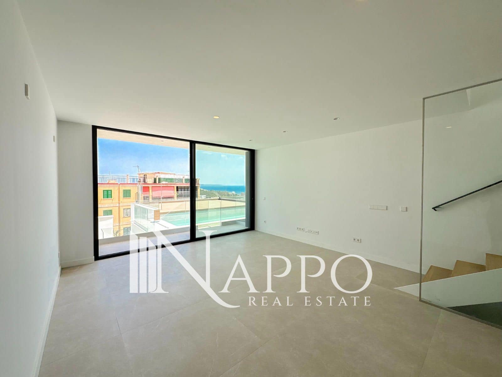 3 bedroom Townhouse for sale in Genova with pool garage - € 1,200,000 (Ref: 9928341)