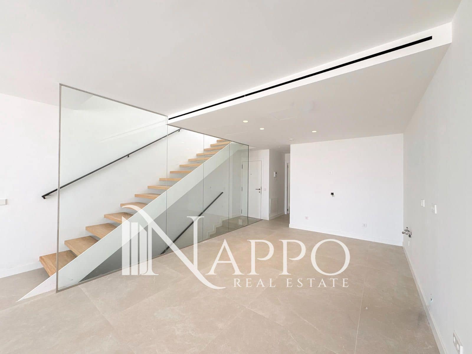3 bedroom Townhouse for sale in Genova with pool garage - € 1,200,000 (Ref: 9928341)