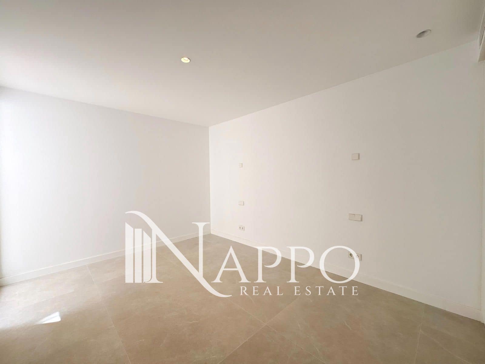 3 bedroom Townhouse for sale in Genova with pool garage - € 1,200,000 (Ref: 9928341)
