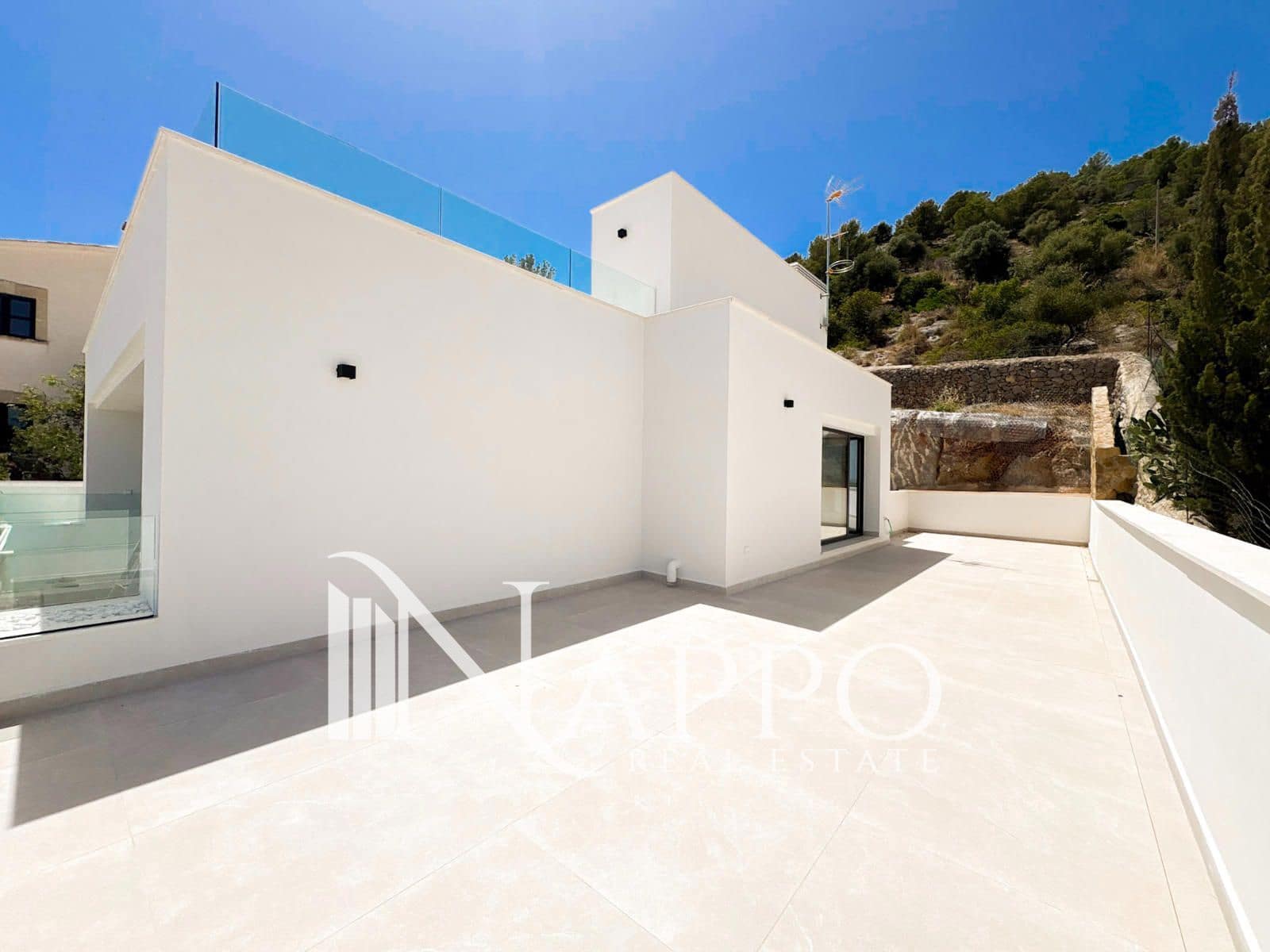 3 bedroom Townhouse for sale in Genova with pool garage - € 1,200,000 (Ref: 9928341)