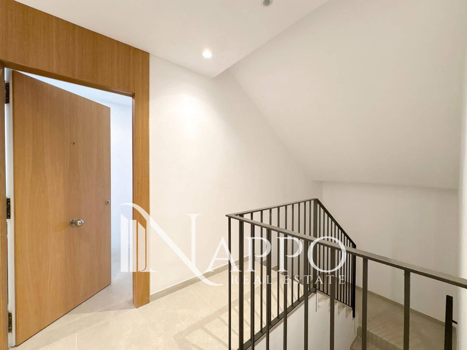 3 bedroom Townhouse for sale in Genova with pool garage - € 1,200,000 (Ref: 9928341)