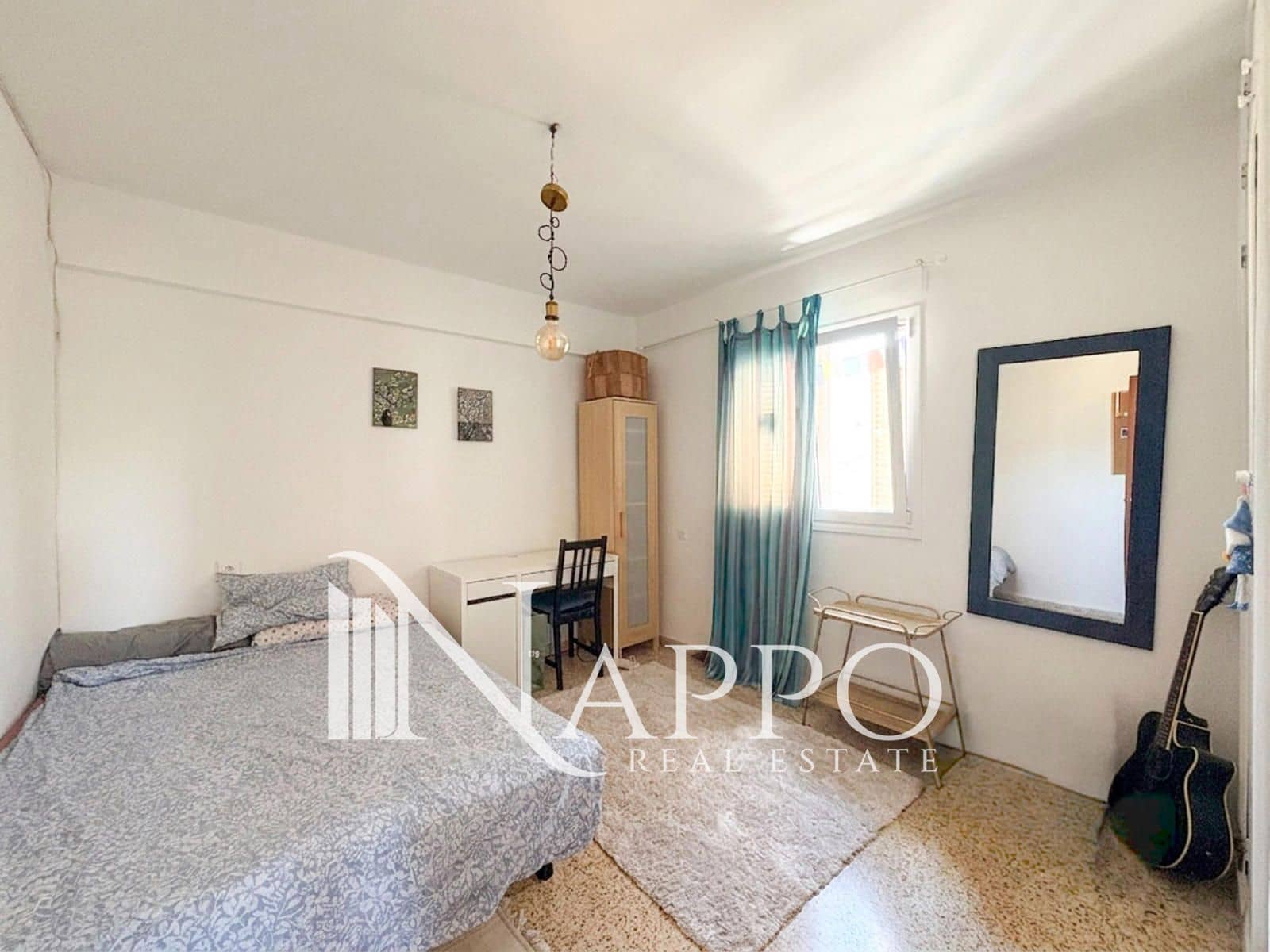 3 bedroom Flat for sale in Palma de Mallorca - € 330,000 (Ref: 9932181)