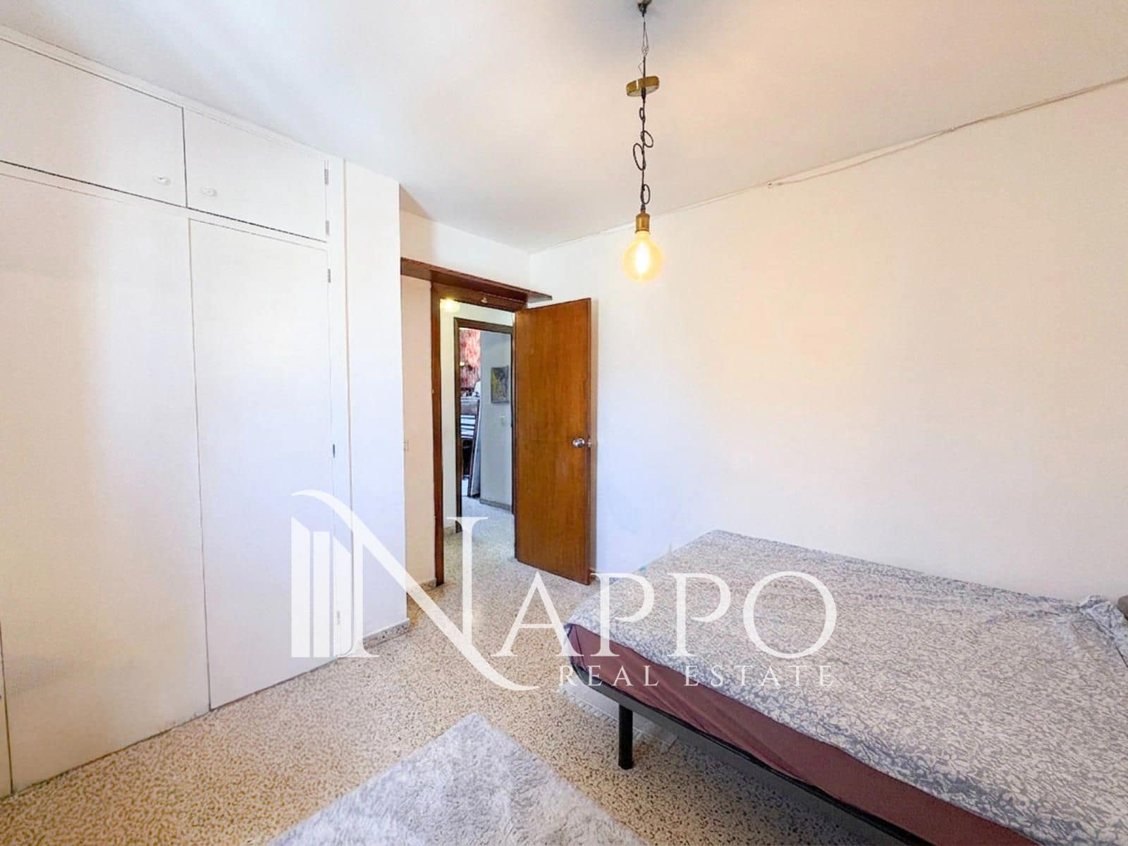 3 bedroom Flat for sale in Palma de Mallorca - € 330,000 (Ref: 9932181)