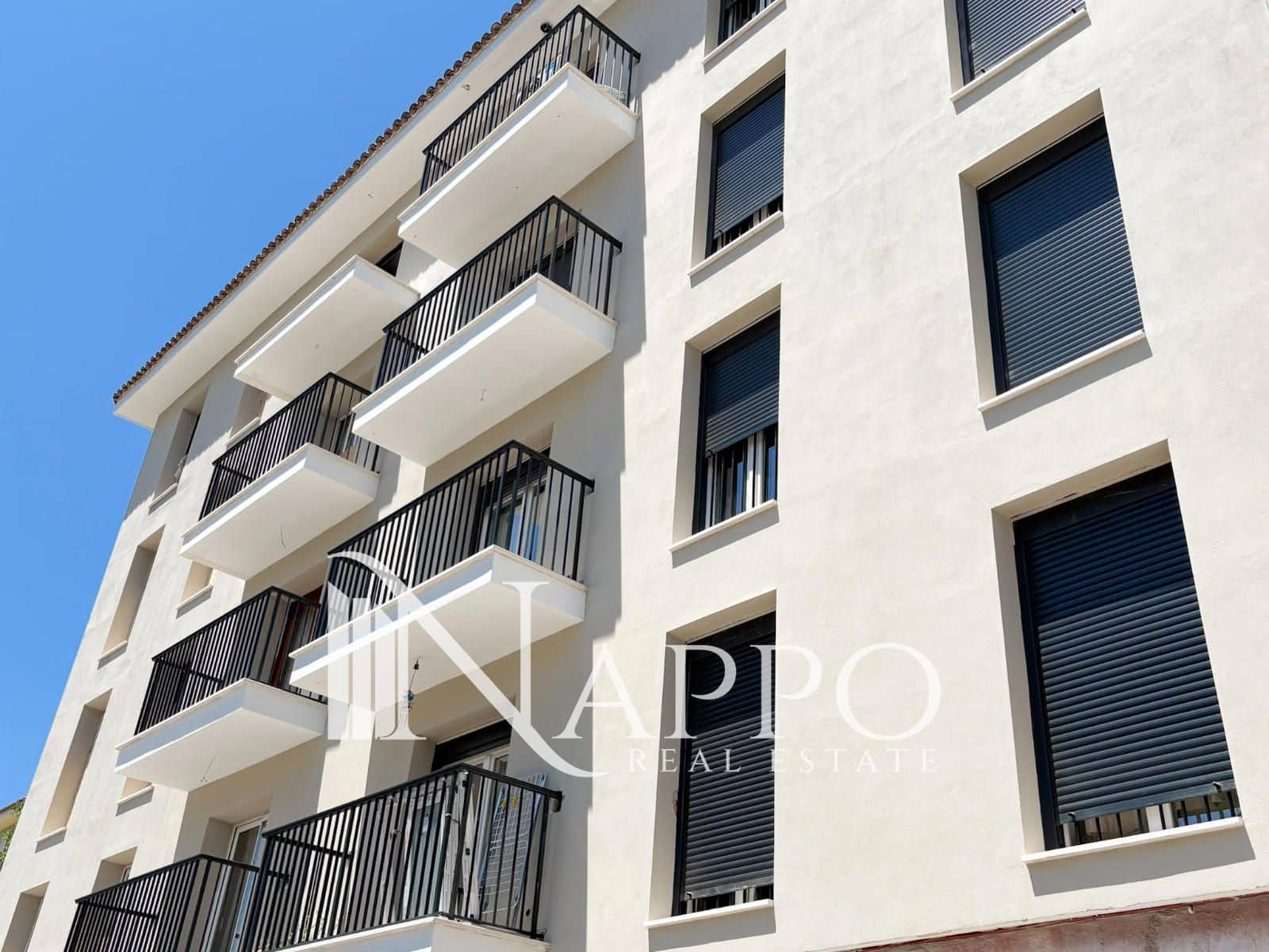 3 bedroom Flat for sale in Palma de Mallorca - € 330,000 (Ref: 9932181)