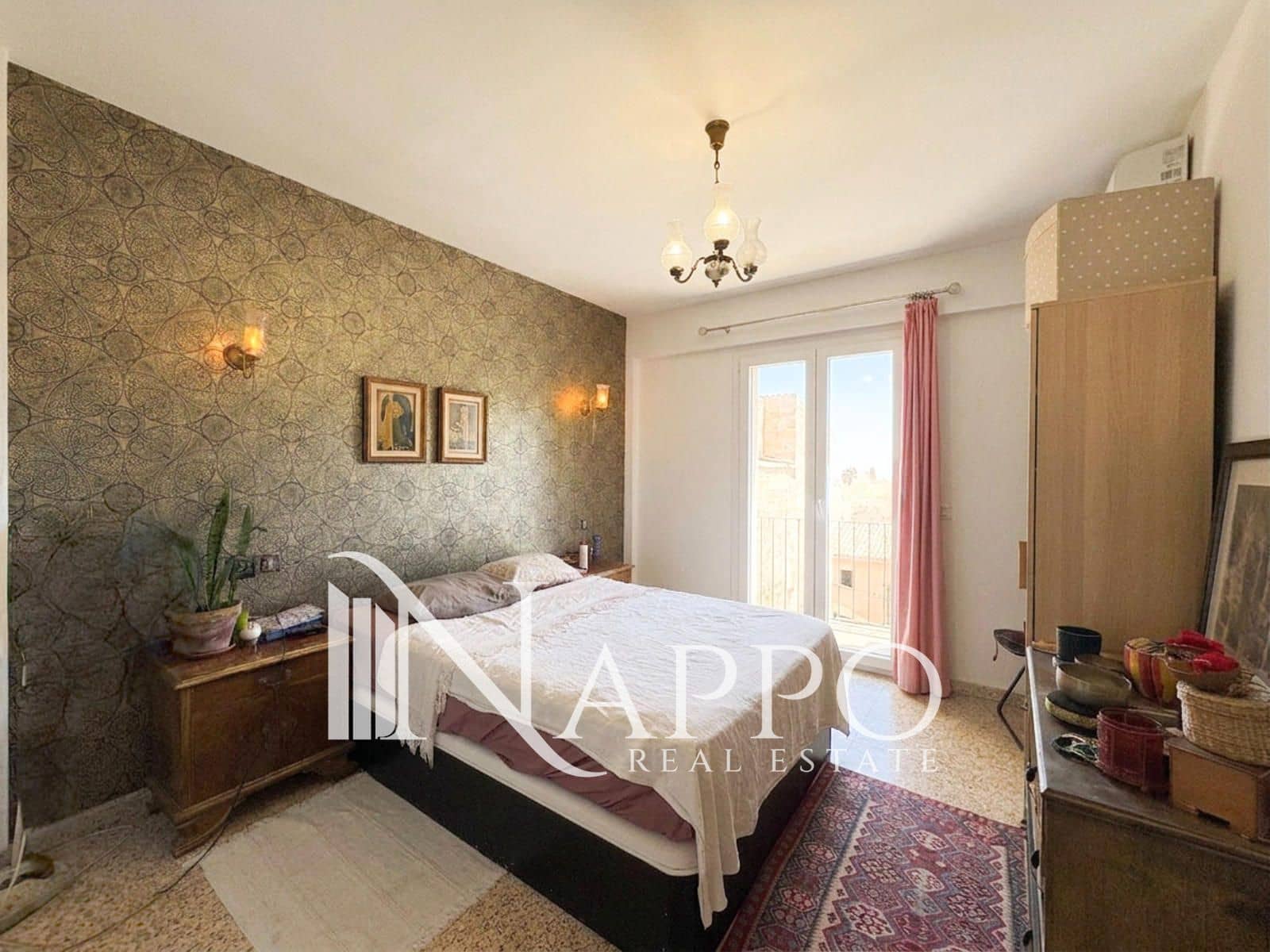 3 bedroom Flat for sale in Palma de Mallorca - € 330,000 (Ref: 9932181)