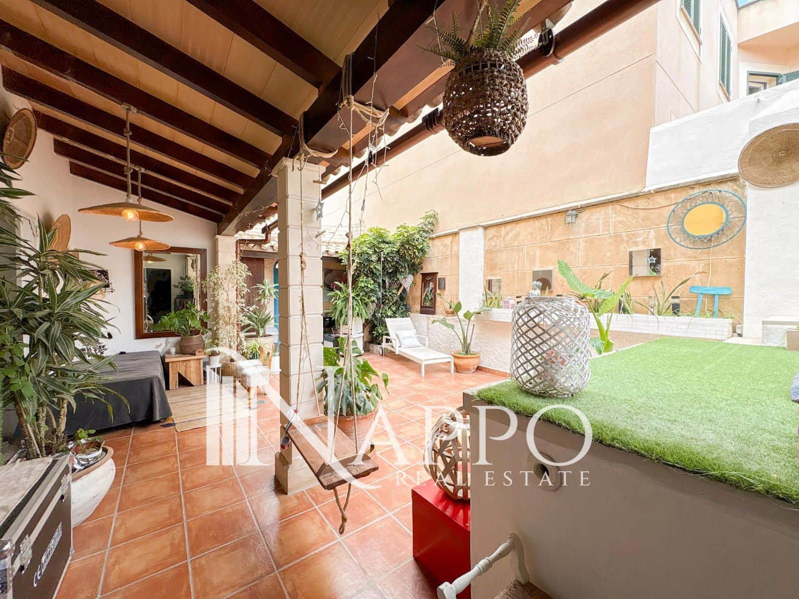 4 bedroom Flat for sale in Palma de Mallorca with pool garage - € 980,000 (Ref: 9934945)