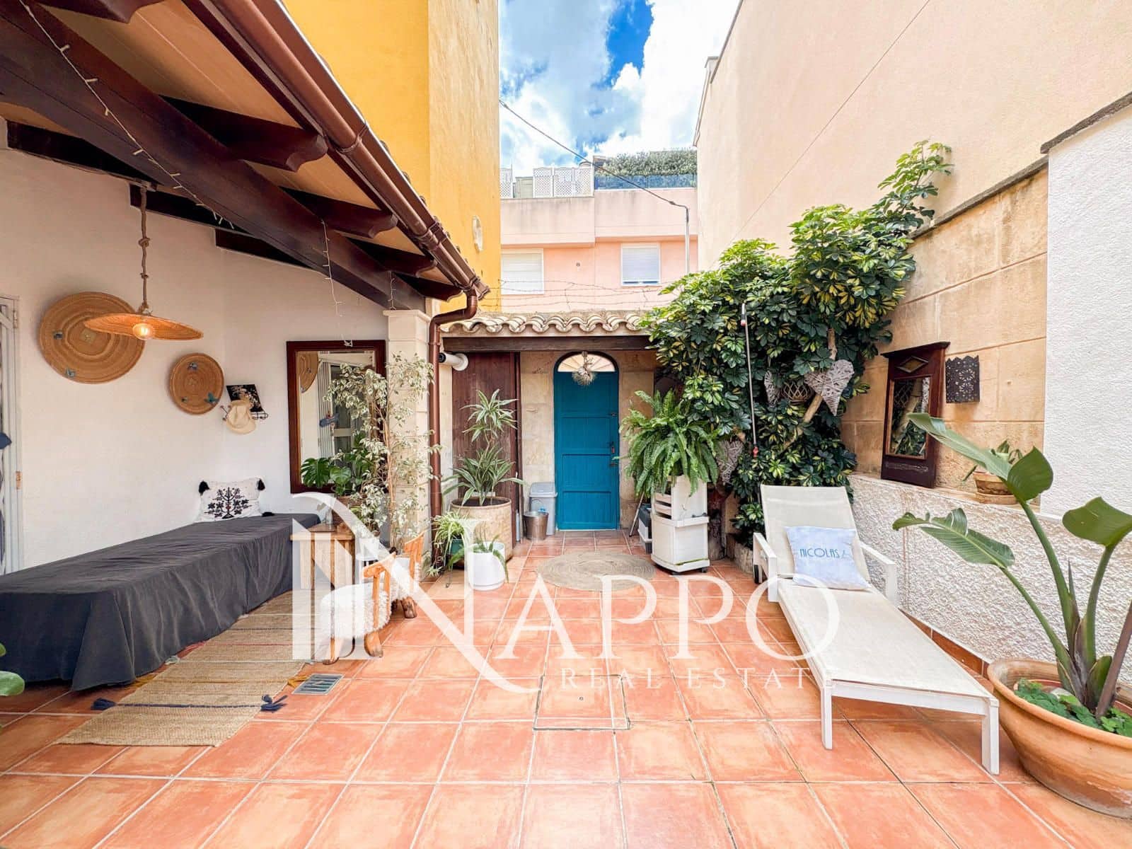 4 bedroom Flat for sale in Palma de Mallorca with pool garage - € 980,000 (Ref: 9934945)