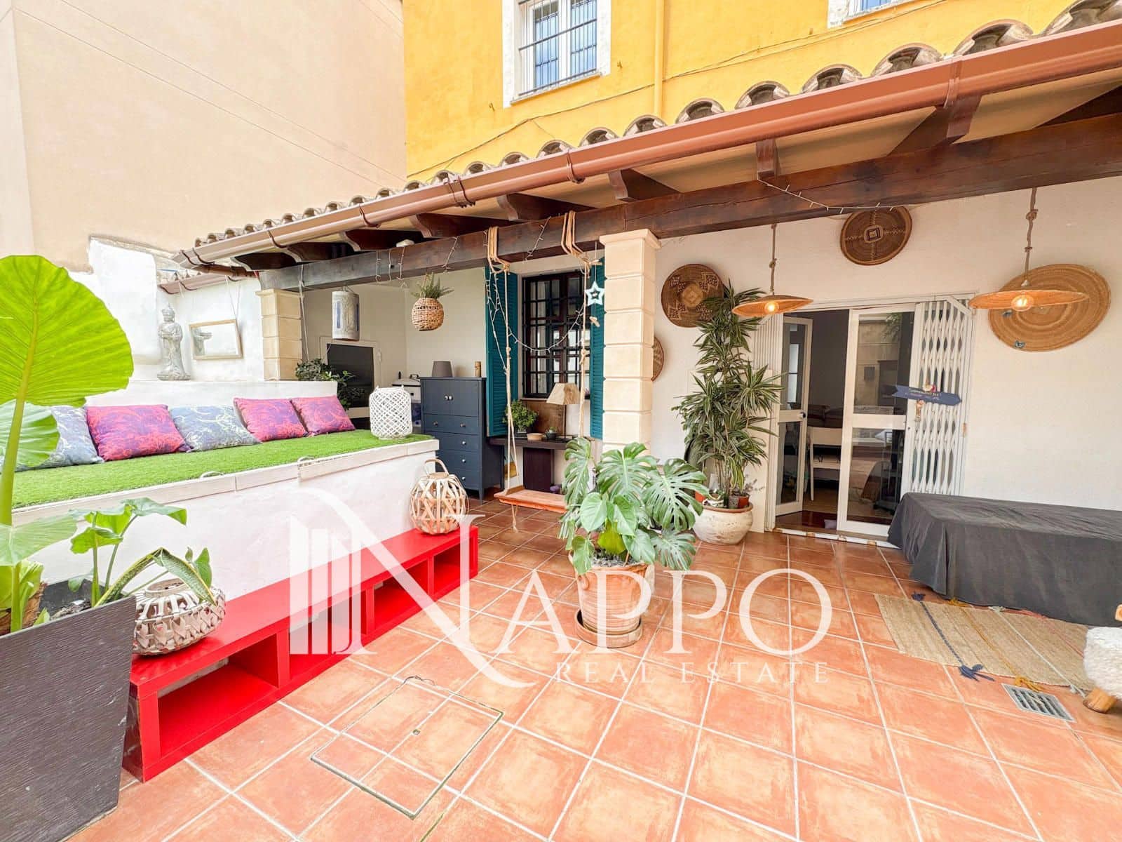 4 bedroom Flat for sale in Palma de Mallorca with pool garage - € 980,000 (Ref: 9934945)