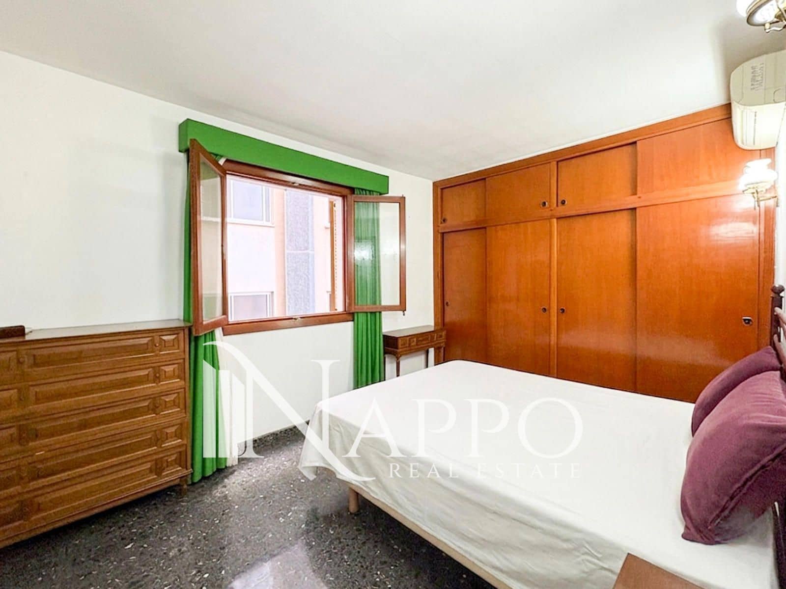 4 bedroom Flat for sale in Palma de Mallorca - € 635,000 (Ref: 9935121)