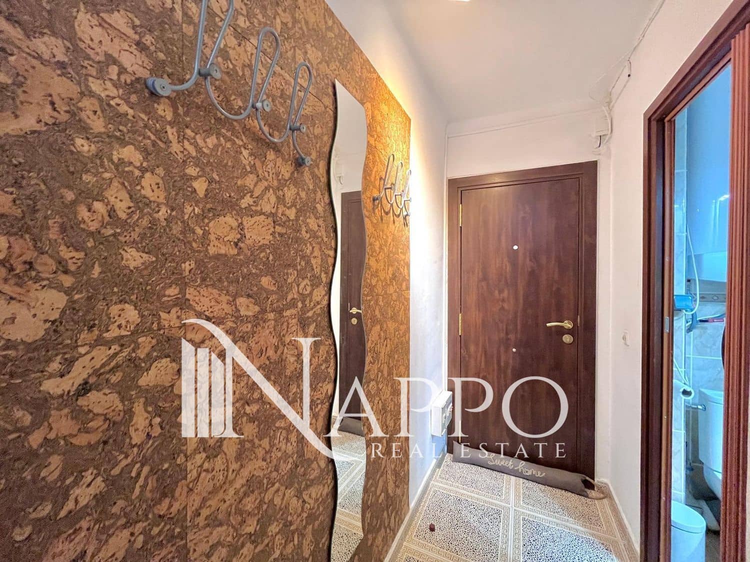 Flat te koop in Santa Ponsa met zwembad - € 250.000 (Ref: 9935203)