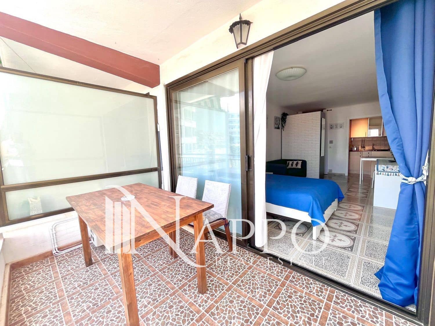 Flat te koop in Santa Ponsa met zwembad - € 250.000 (Ref: 9935203)