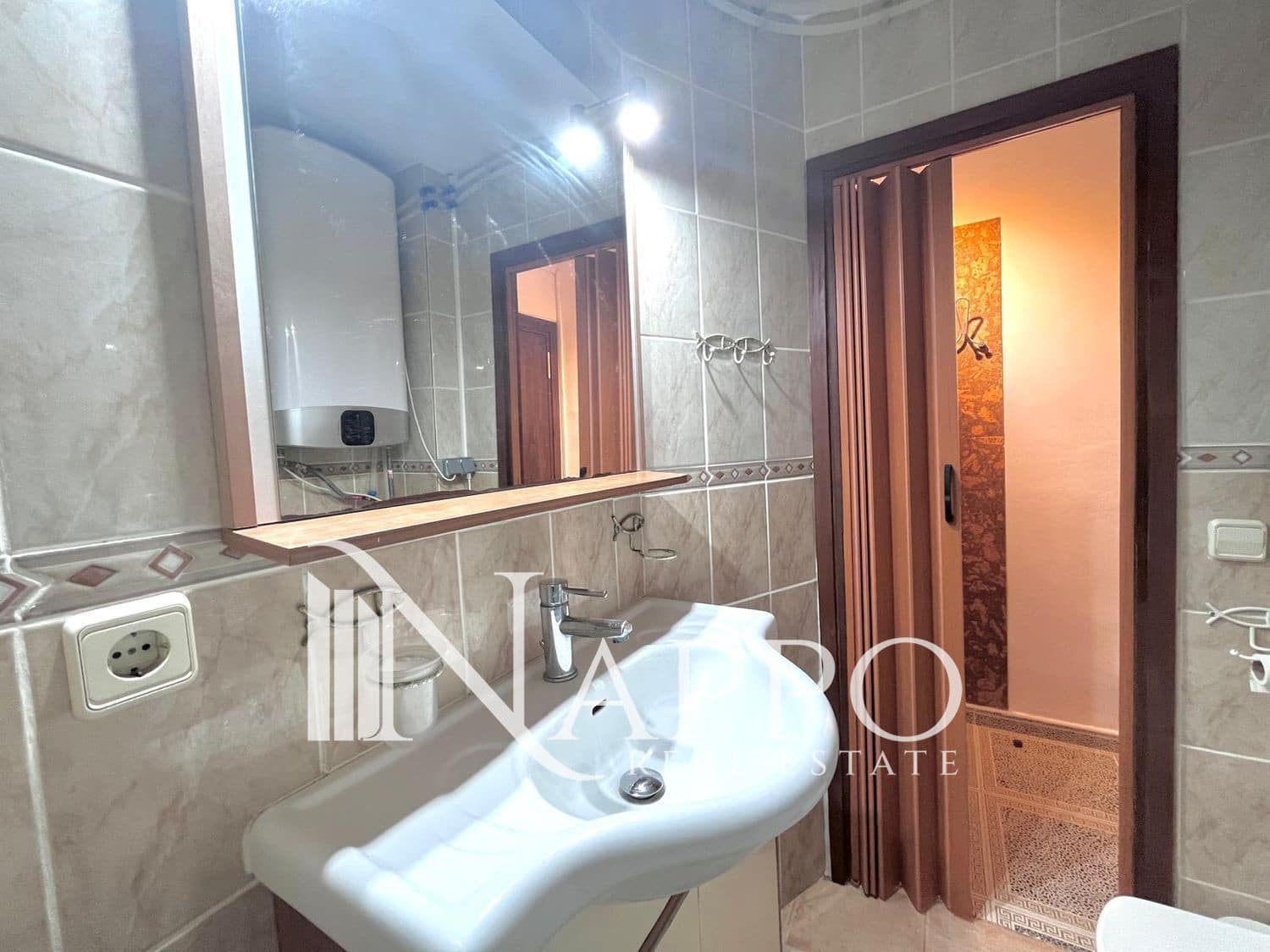 Flat te koop in Santa Ponsa met zwembad - € 250.000 (Ref: 9935203)