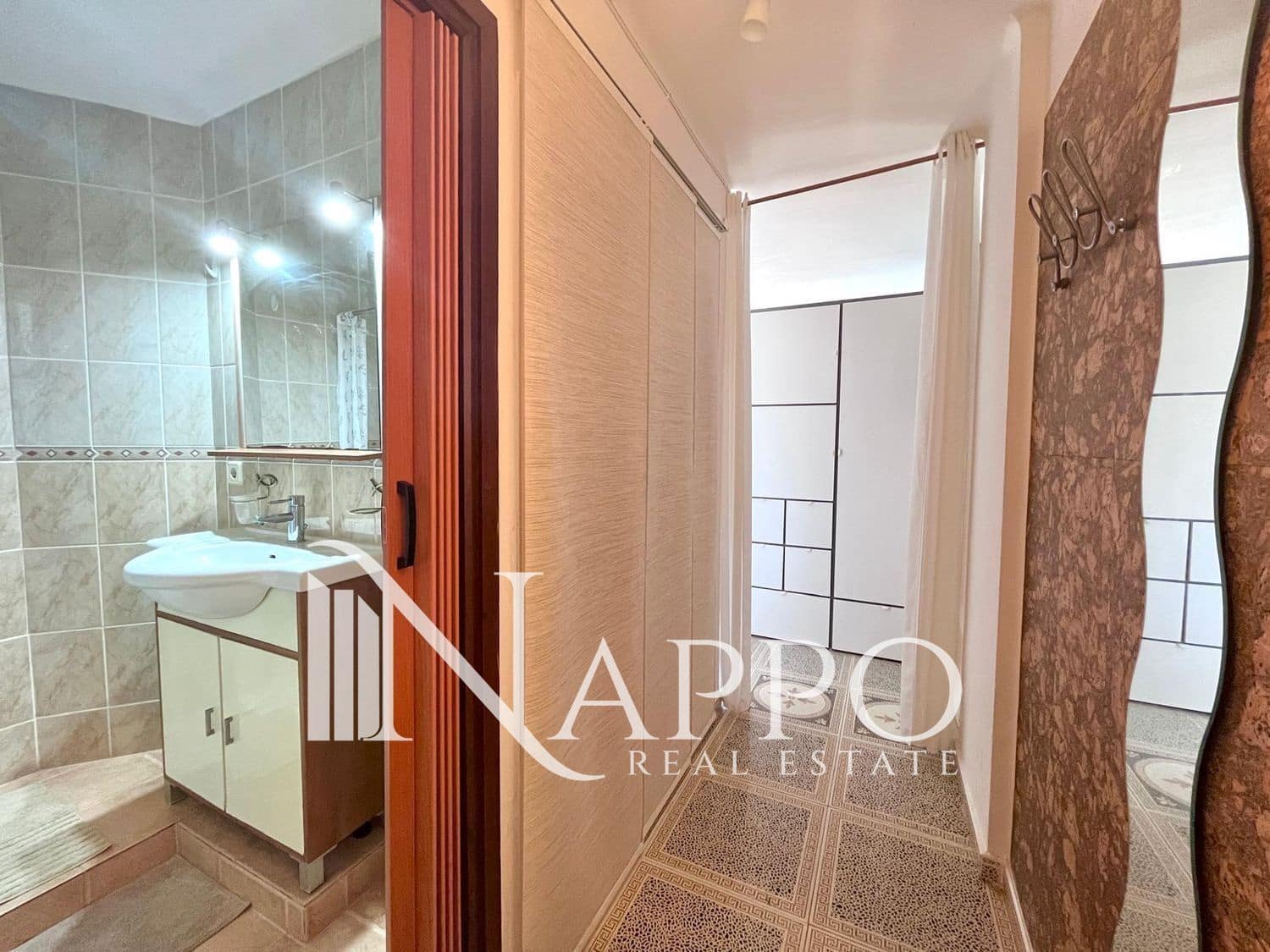 Flat te koop in Santa Ponsa met zwembad - € 250.000 (Ref: 9935203)