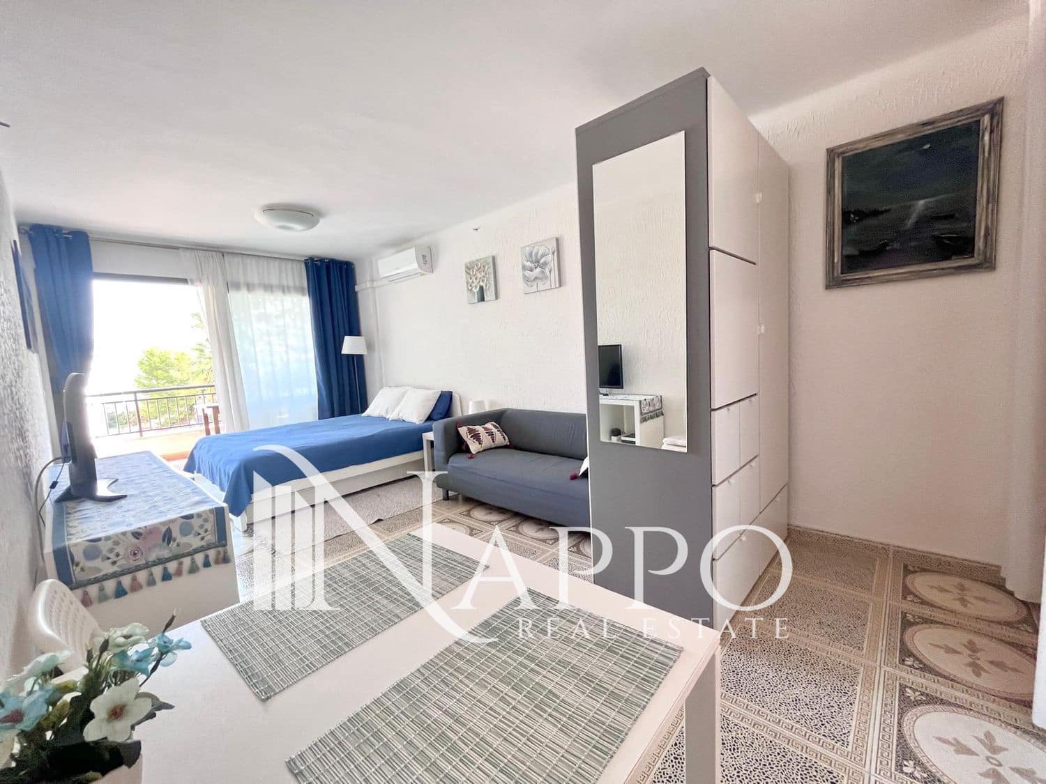 Flat te koop in Santa Ponsa met zwembad - € 250.000 (Ref: 9935203)
