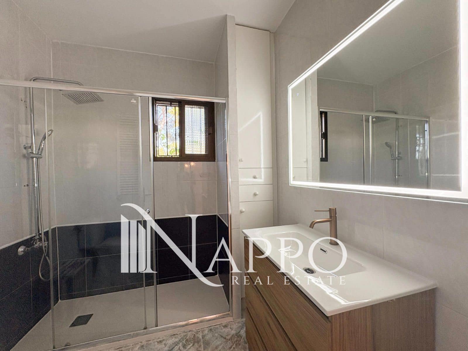 Chalet de 4 habitaciones en Sol de Mallorca en alquiler con garaje - 2.550 € (Ref: 9939007)
