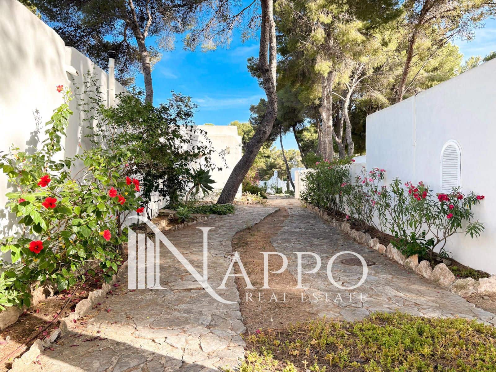 Chalet de 4 habitaciones en Sol de Mallorca en alquiler con garaje - 2.550 € (Ref: 9939007)