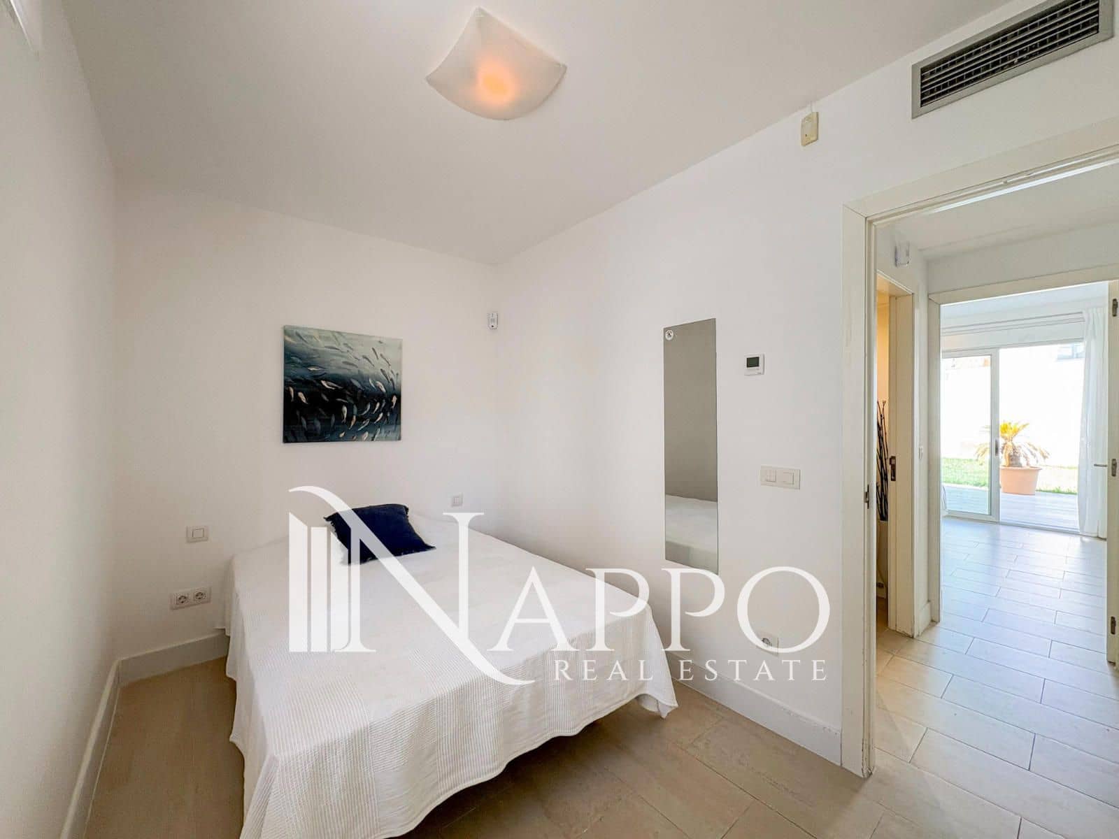 4 bedroom Villa for rent in Portixol with garage - € 4,500 (Ref: 9950752)
