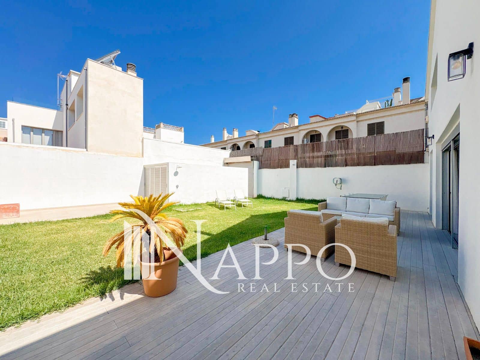 4 bedroom Villa for rent in Portixol with garage - € 4,500 (Ref: 9950752)
