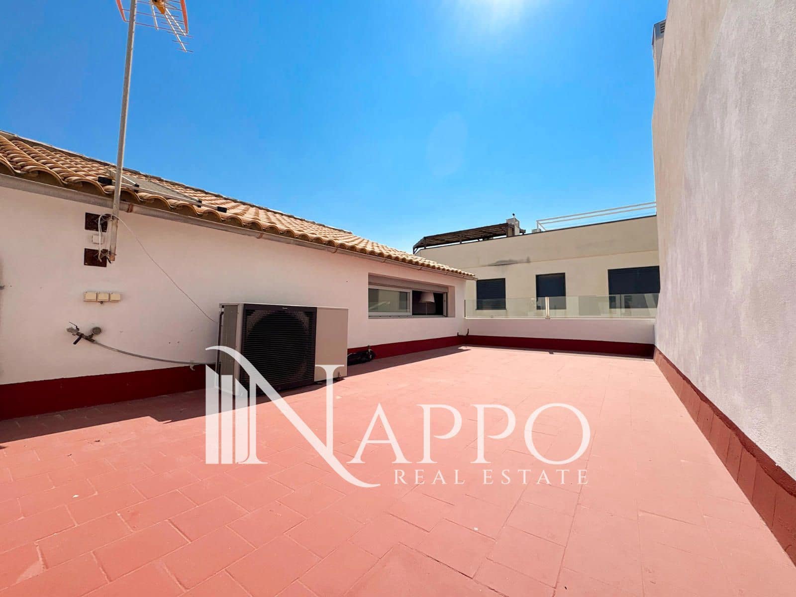 4 bedroom Villa for rent in Portixol with garage - € 4,500 (Ref: 9950752)
