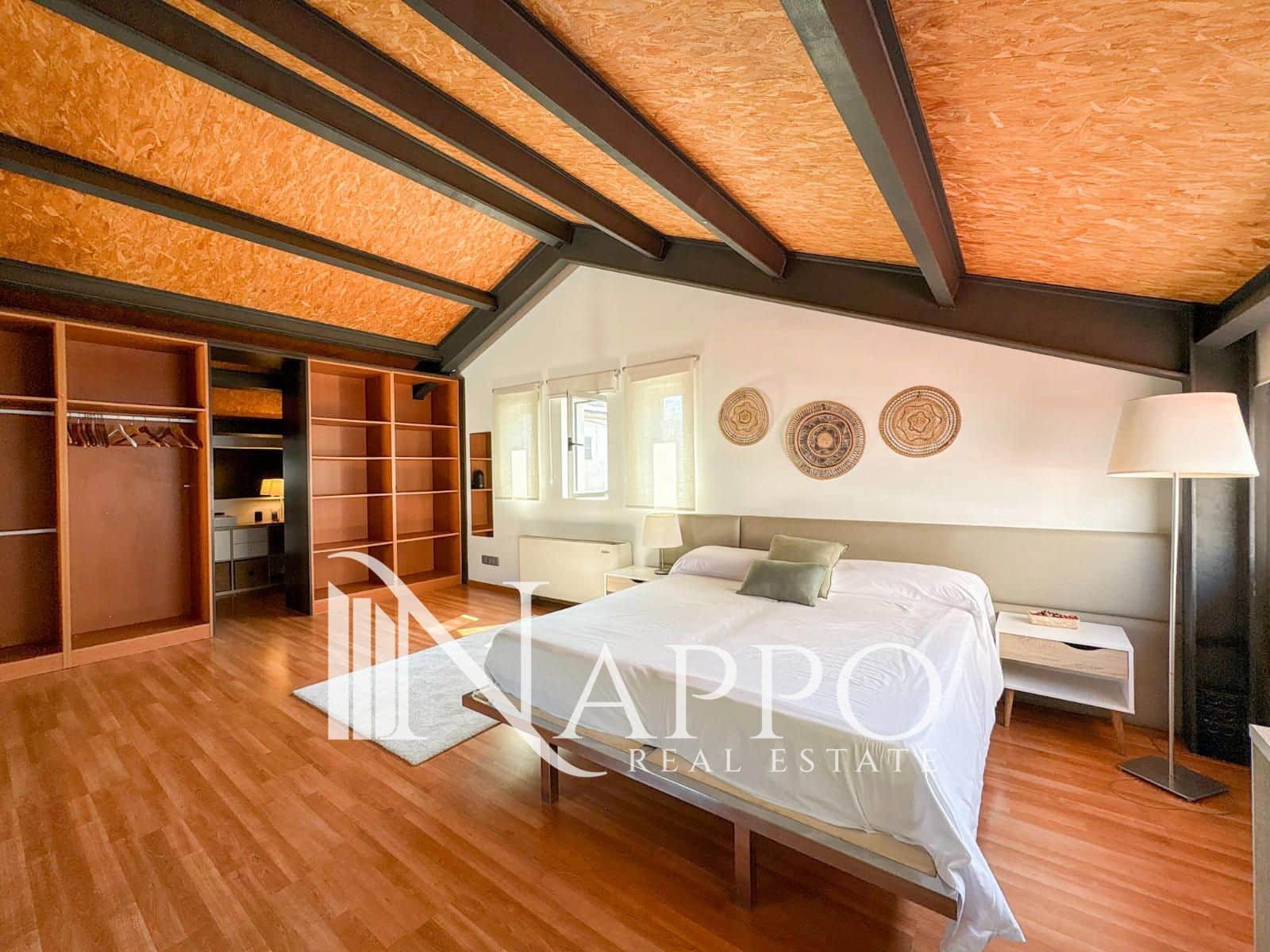 4 bedroom Villa for rent in Portixol with garage - € 4,500 (Ref: 9950752)
