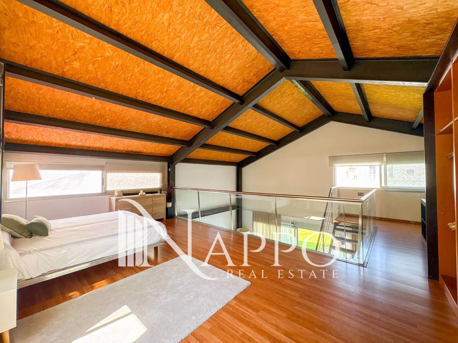 4 bedroom Villa for rent in Portixol with garage - € 4,500 (Ref: 9950752)