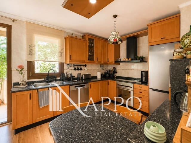 3 bedroom Flat for sale in Palma de Mallorca with garage - € 550,000 (Ref: 9956336)
