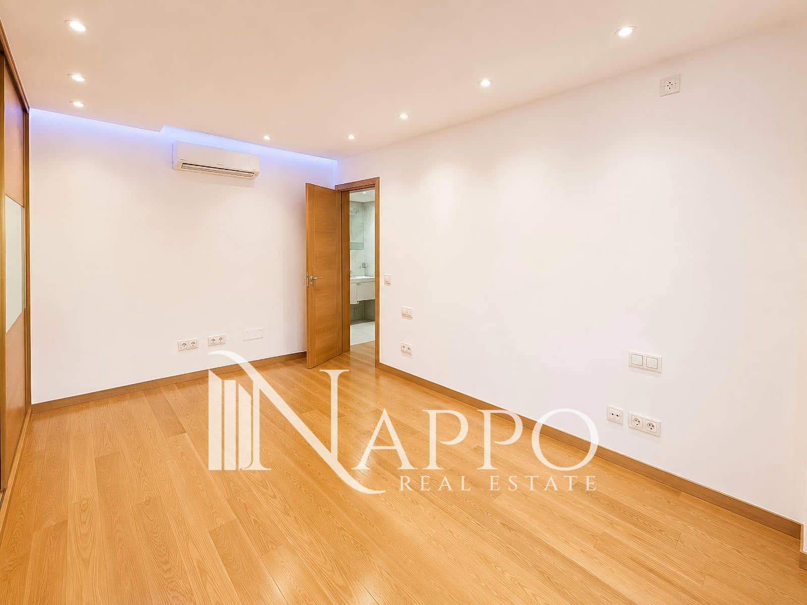2 chambre Appartement à vendre à Genova avec piscine garage - 850 000 € (Ref: 9958738)
