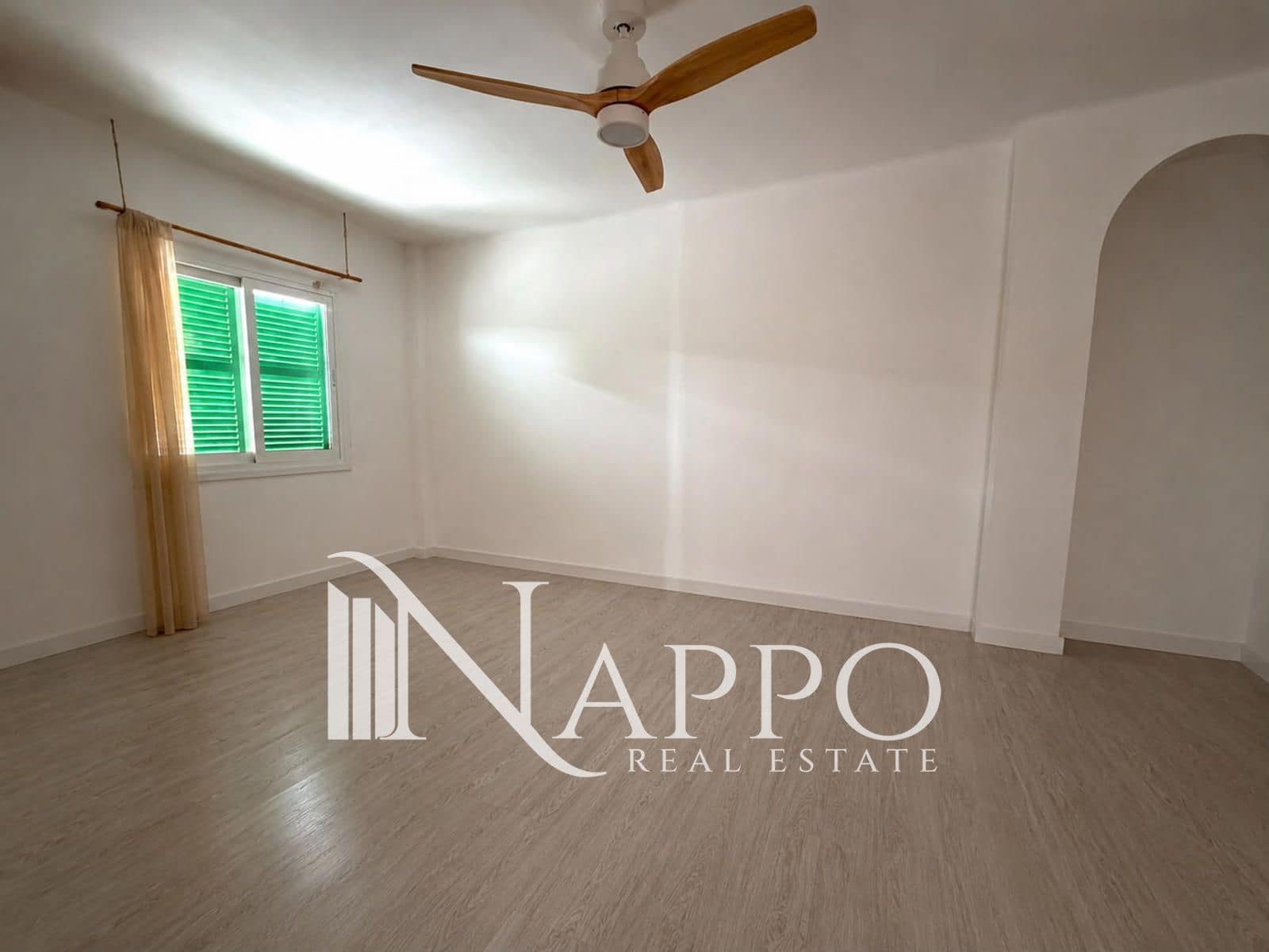 3 bedroom Penthouse for rent in Genova - € 2,200 (Ref: 9964308)