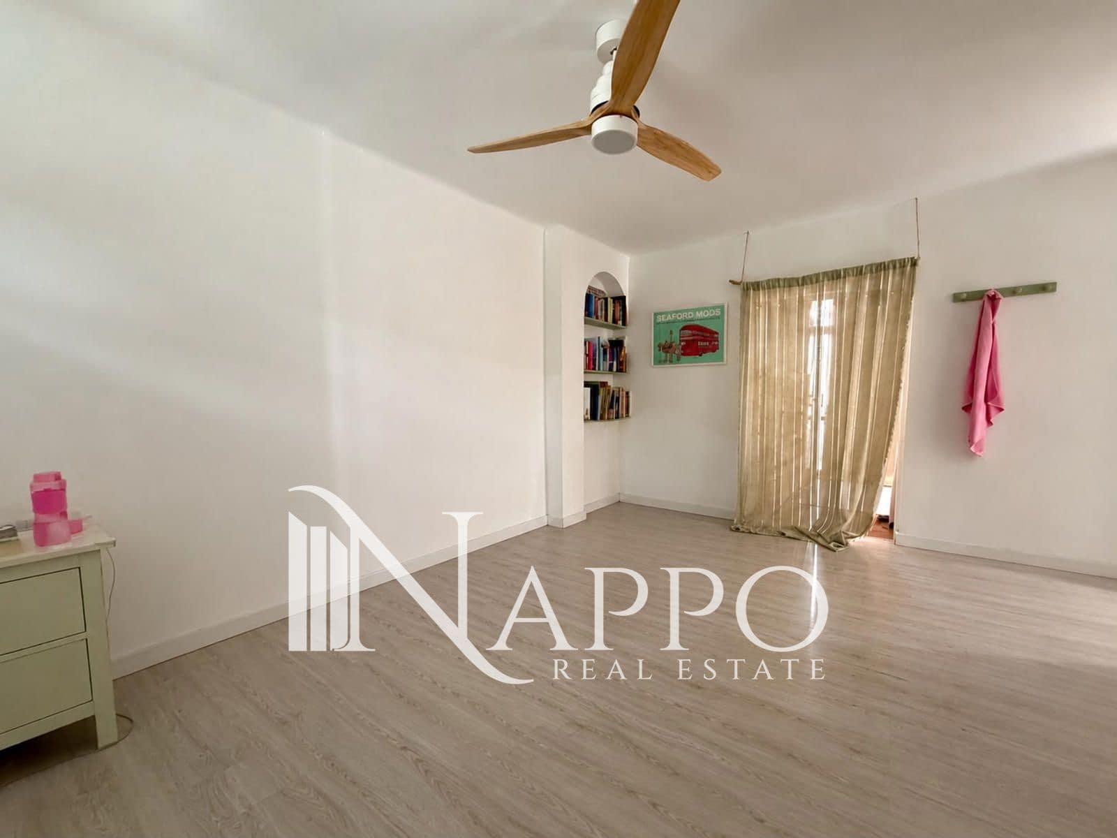 3 bedroom Penthouse for rent in Genova - € 2,200 (Ref: 9964308)