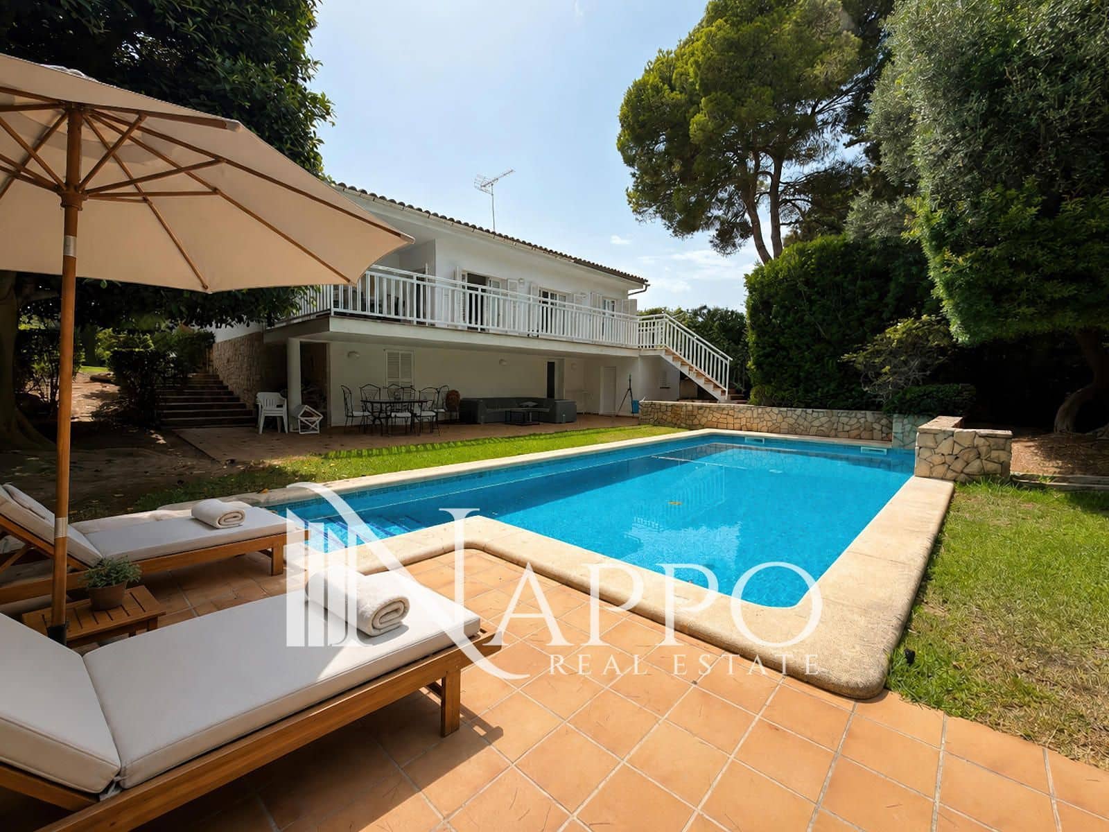 4 soverom Villa til salgs i Santa Ponsa med svømmebasseng garasje - € 1 950 000 (Ref: 9971495)